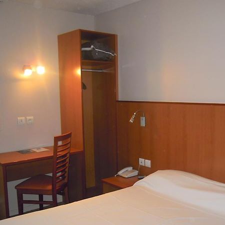 Hotel Relais Des 2 Rivieres Rouen Esterno foto